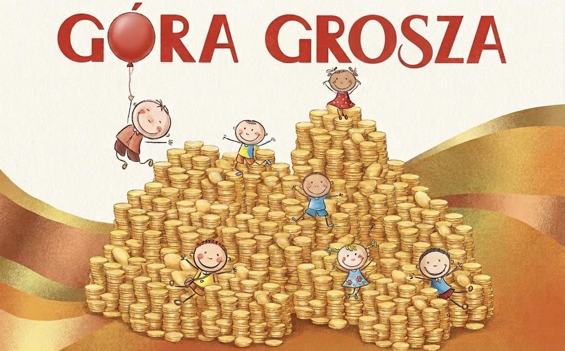 Dzieci bawiące się na dużej stercie złotych monet i napis "G&oacute;ra Grosza".