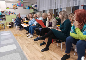 Pracownicy przedszkola podczas szkolenia.